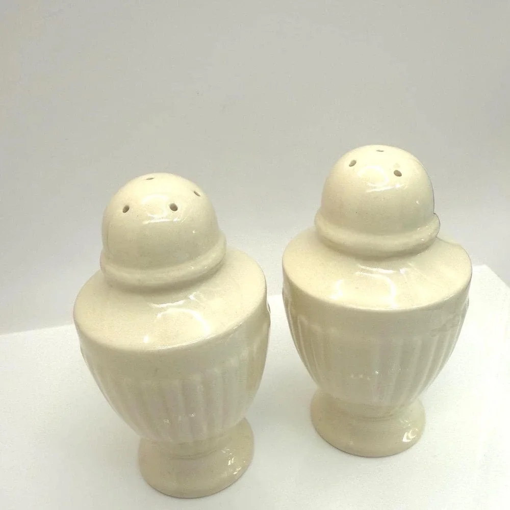Wedgwood‎ Edme Salt & Pepper Shakers Creamware England Vintage Set